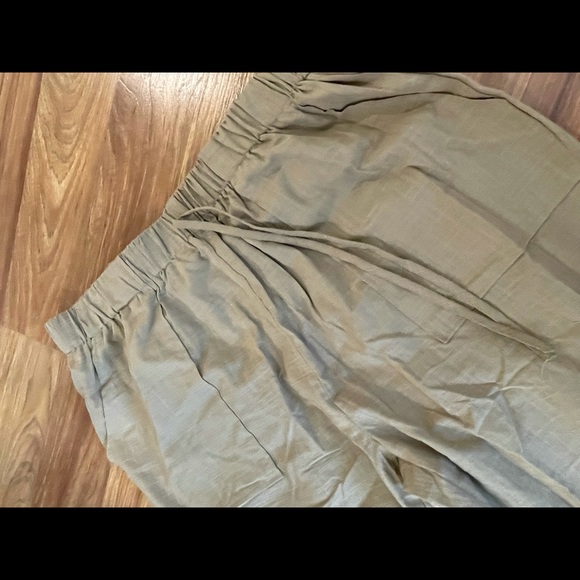 1XL Plus Size Khaki SHEIN Pants. NWOT, never worn. - Picture 8 of 8